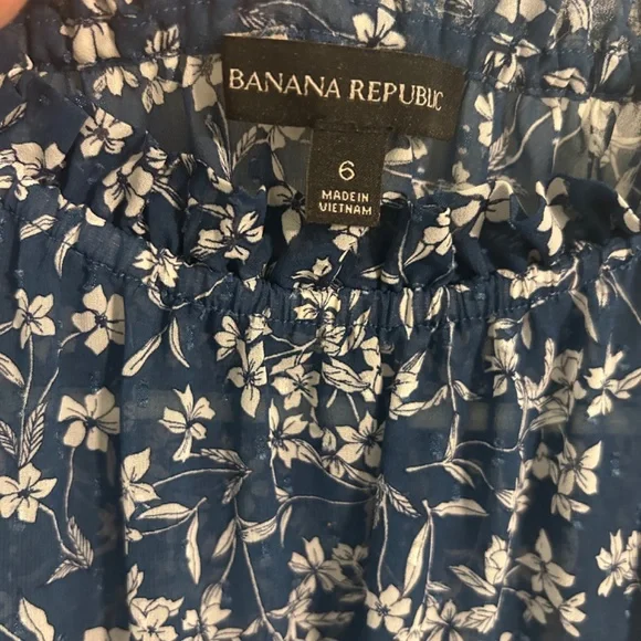 Banana Republic - Picture 3 of 4